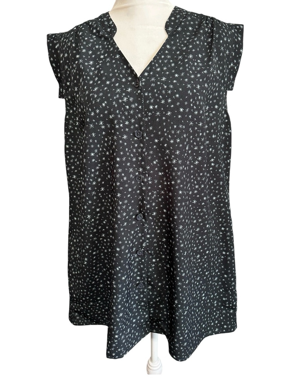 Cabi Sleeveless Black Button-Front Star Print Top size L